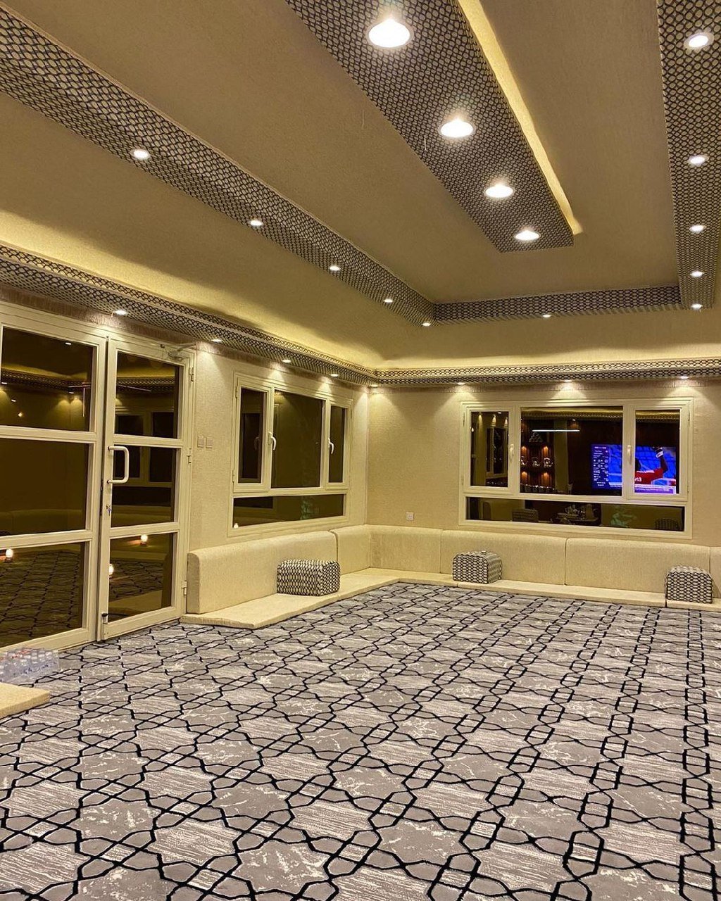 بيوت شعر ملكي